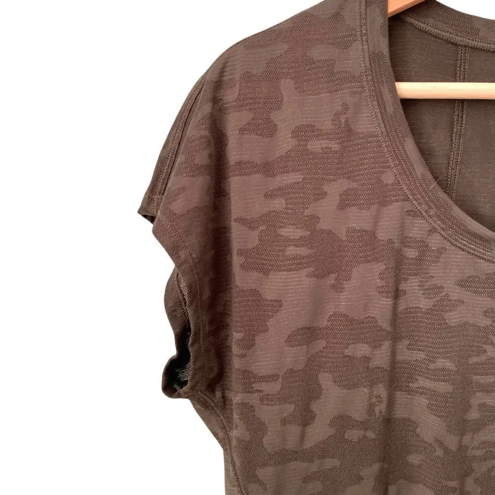 Lululemon Miles Ahead Short Sleeve (Camo) in Size 4